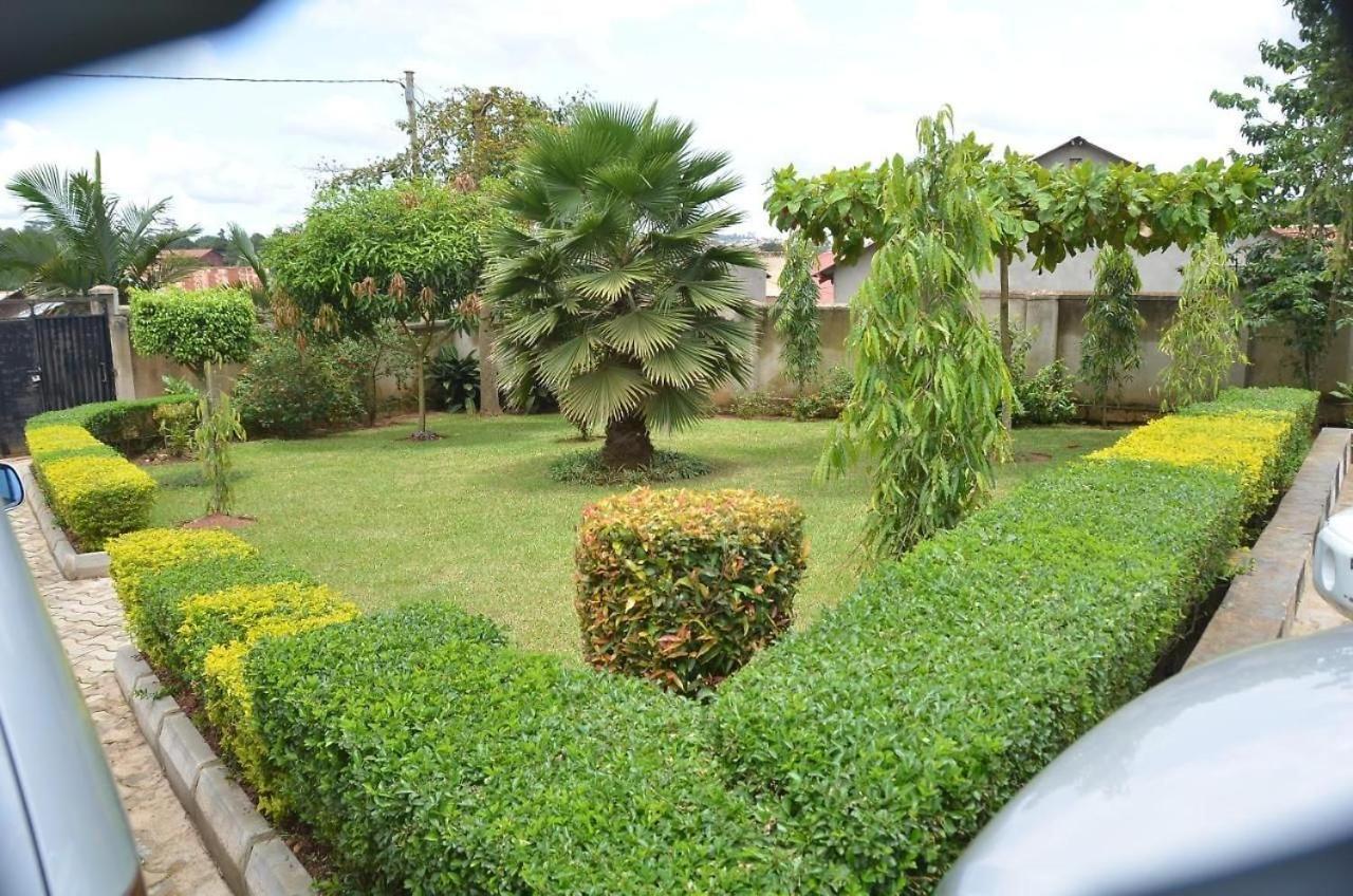 Merian Gardens And Guest House Mukono Town 外观 照片