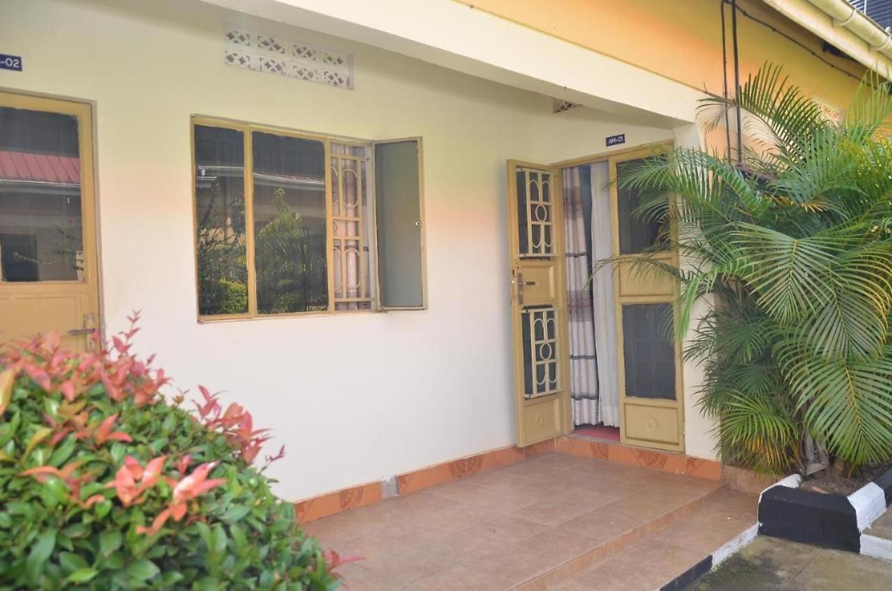 Merian Gardens And Guest House Mukono Town 外观 照片